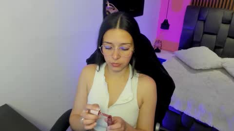 angeline_davies online show from October 10, 2025, 4:00 am