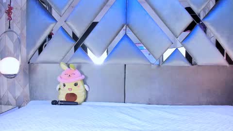 Snapshot of angeliquerouse chatting on October 17, 2025, 9:28 pm Angelique online show from October 17, 2025, 9:28 pm