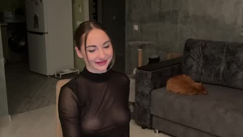 angelisa_fox online show from April 13, 2026, 7:19 pm