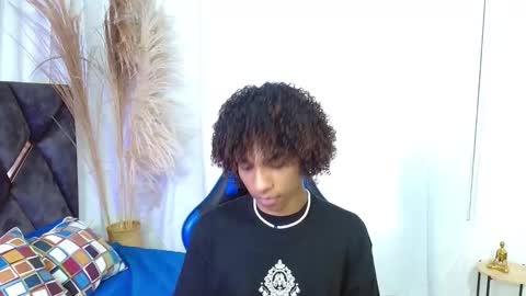 Angel online show from November 8, 2025, 8:40 pm