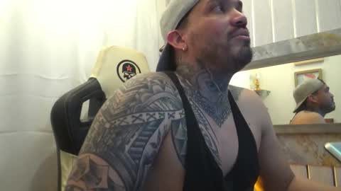 angellatino0 online show from October 4, 2025, 6:55 am