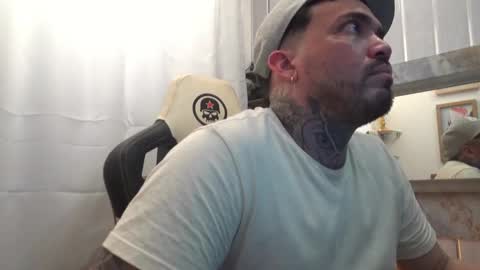 angellatino0 online show from October 9, 2025, 7:50 am