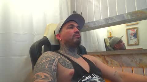 angellatino0 online show from October 10, 2025, 6:12 am