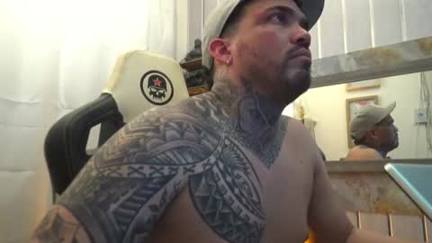 angellatino0 online show from October 18, 2025, 4:59 am