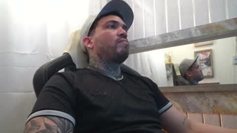 angellatino0 online show from October 20, 2025, 5:52 am