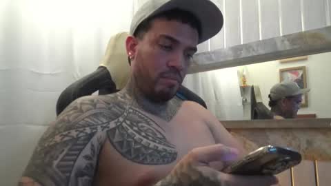 angellatino0 online show from October 23, 2025, 6:13 am