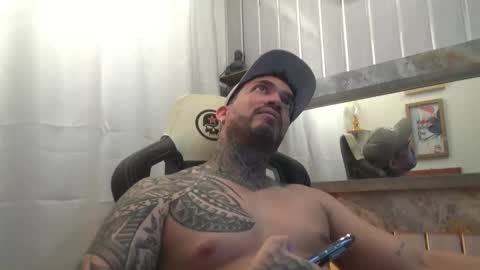 angellatino0 online show from November 5, 2025, 7:30 am