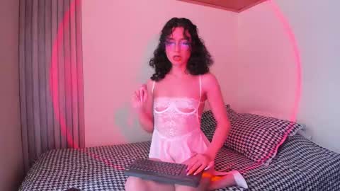 Snapshot of angellike_doll chatting on February 15, 2026, 8:16 pm Angellike online show from February 15, 2026, 8:16 pm