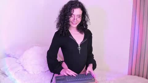 Snapshot of angellike_doll chatting on July 11, 2026, 8:00 pm Angellike online show from July 11, 2026, 8:00 pm