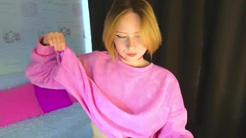 Snapshot of angellisss chatting on October 16, 2025, 6:25 am Cutie online show from October 16, 2025, 6:25 am