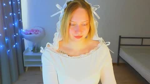 Snapshot of angellisss chatting on November 1, 2025, 3:19 am Cutie online show from November 1, 2025, 3:19 am