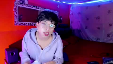 Angel  online show from October 12, 2025, 8:52 pm