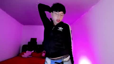 Angel  online show from October 31, 2025, 12:11 am