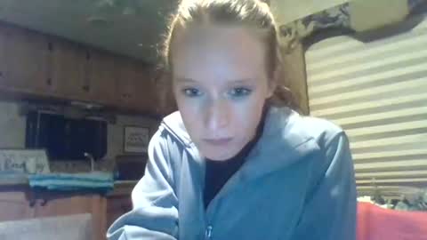 angellove8606 online show from December 17, 2025, 7:14 am