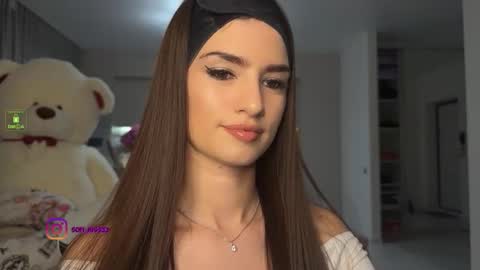 Snapshot of angelmi171 chatting on October 21, 2025, 6:19 pm angelmi171 online show from October 21, 2025, 6:19 pm