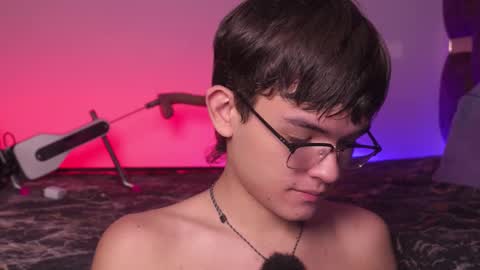 Snapshot of angelocute_ chatting on November 11, 2025, 12:27 pm Angelo I work from home this is my room online show from November 11, 2025, 12:27 pm