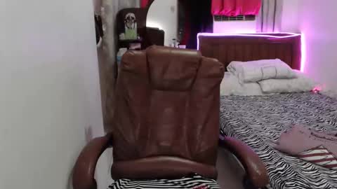 sabina online show from December 15, 2025, 7:07 pm