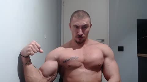  ------- SEX SHOW WITH GUYS AND GIRLS  MUSCLE SHOW online show from December 1, 2024, 5:46 pm