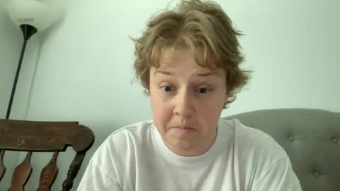 Snapshot of angeloflight273360 chatting on April 18, 2026, 6:56 pm Angel of Light online show from April 18, 2026, 6:56 pm