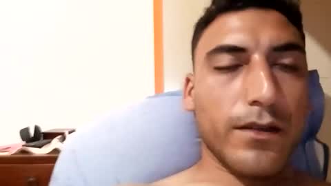 angelorec1996 online show from May 22, 2026, 8:36 pm