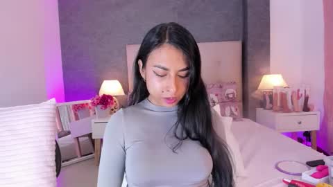 Angela online show from December 5, 2025, 2:47 pm