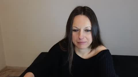 Snapshot of angelslive99 chatting on February 1, 2026, 1:42 pm Giulia online show from February 1, 2026, 1:42 pm