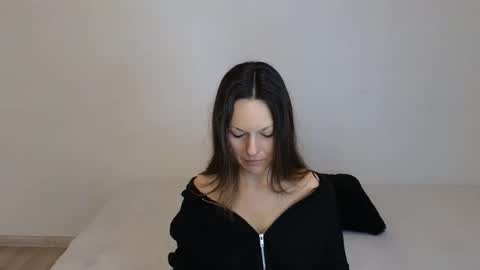 Snapshot of angelslive99 chatting on February 8, 2026, 12:41 pm Giulia online show from February 8, 2026, 12:41 pm