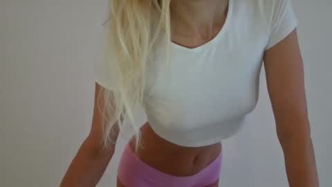 Alesia online show from December 21, 2025, 6:53 am