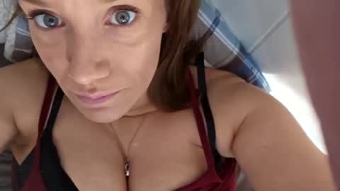 angelvanderpool71 online show from January 6, 2025, 2:14 pm