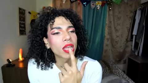 Snapshot of angelwhitte chatting on June 21, 2026, 4:04 am angelwhitte online show from June 21, 2026, 4:04 am