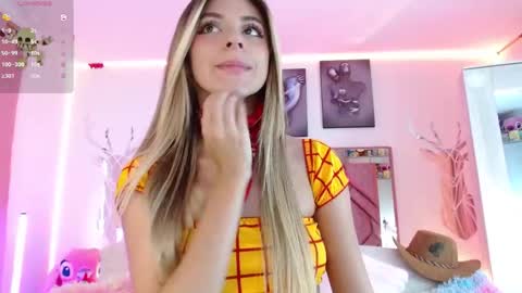 Snapshot of angely_18 chatting on October 31, 2025, 8:32 pm Angely online show from October 31, 2025, 8:32 pm