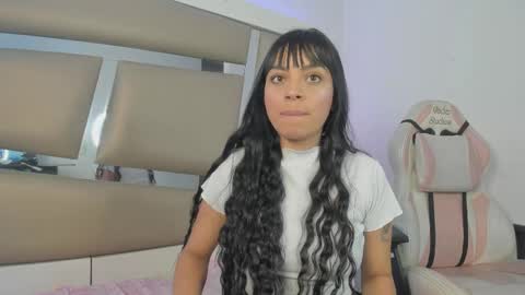 Snapshot of angely_js chatting on February 20, 2025, 8:58 pm angely_js online show from February 20, 2025, 8:58 pm