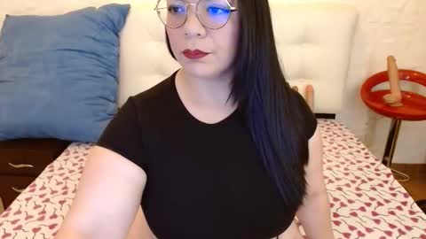 Angie online show from November 21, 2025, 6:50 pm