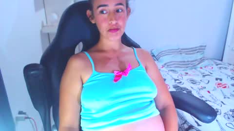 Snapshot of angie_dreamgirl chatting on January 3, 2025, 9:36 pm IG angie dreamgirl01 online show from January 3, 2025, 9:36 pm