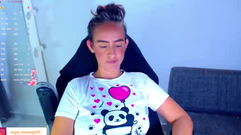 Snapshot of angie_dreamgirl chatting on February 11, 2026, 3:11 am IG angie dreamgirl01 online show from February 11, 2026, 3:11 am