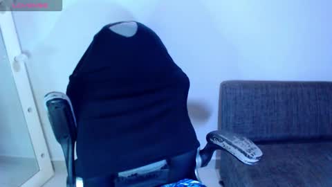 Snapshot of angie_dreamgirl chatting on February 22, 2026, 12:01 am IG angie dreamgirl01 online show from February 22, 2026, 12:01 am