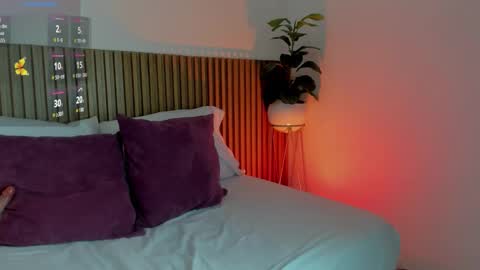 A N G I E online show from October 23, 2025, 12:15 pm