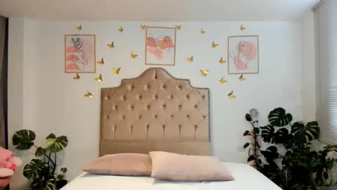 Anabella online show from March 10, 2026, 1:38 pm