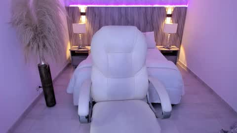 angie_smith_x online show from March 18, 2026, 3:42 am