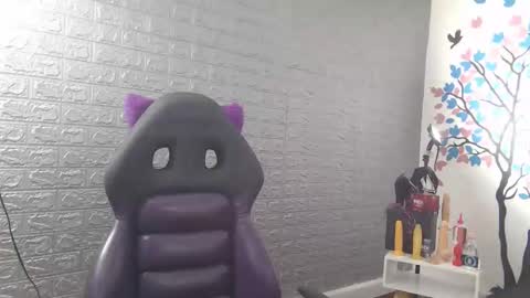 angierot2025 online show from October 12, 2025, 2:32 am