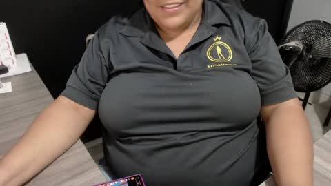 Snapshot of angy_ro12 chatting on January 16, 2025, 9:27 am angy online show from January 16, 2025, 9:27 am