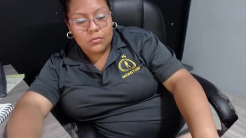 Snapshot of angy_ro12 chatting on September 17, 2025, 10:55 pm angy online show from September 17, 2025, 10:55 pm