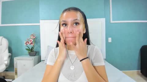 Ania online show from December 20, 2025, 9:22 pm