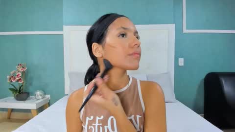 Ania online show from October 8, 2025, 9:56 pm