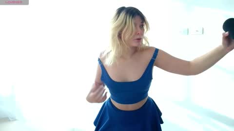 Ania online show from October 17, 2025, 9:39 pm