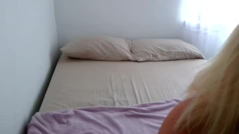 Ania online show from October 20, 2025, 8:53 pm