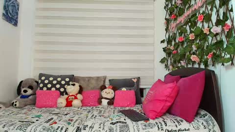 laura  online show from January 19, 2026, 12:58 am