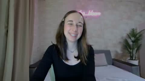 Snapshot of anikabloom chatting on February 6, 2025, 2:33 am anikabloom online show from February 6, 2025, 2:33 am