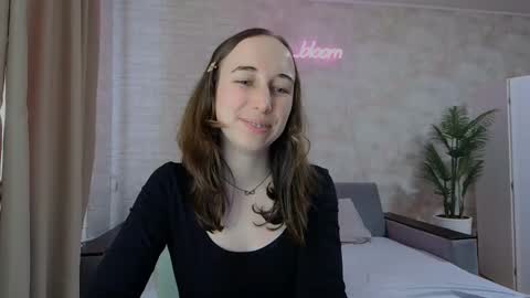 Snapshot of anikabloom chatting on February 6, 2025, 8:39 am anikabloom online show from February 6, 2025, 8:39 am