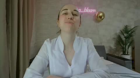 Snapshot of anikabloom chatting on February 18, 2025, 2:27 am anikabloom online show from February 18, 2025, 2:27 am